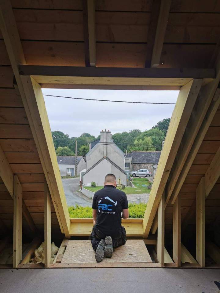 Poseur de fenêtres Velux Plabennec