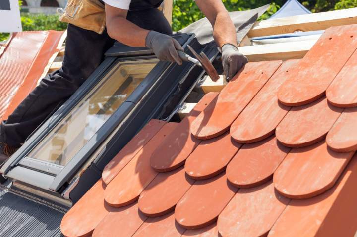 Pose de fenêtre de toit Velux, Bohars
